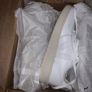 Veja Sneakers All-White